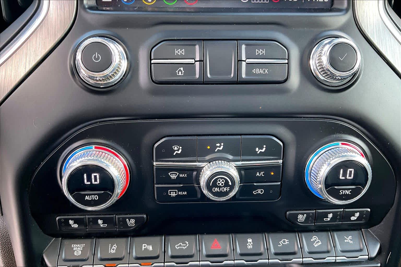 2023 GMC Sierra 2500HD Denali White Frost Tricoat at HGreg Houston