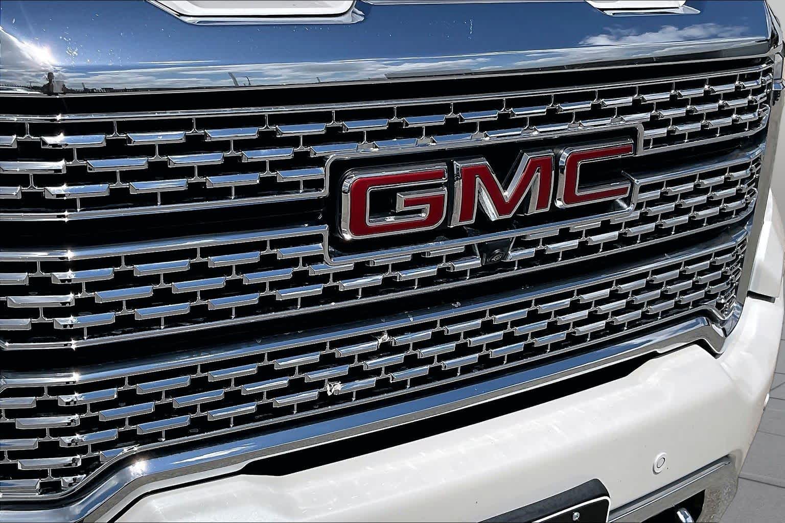 2023 GMC Sierra 2500HD Denali White Frost Tricoat at HGreg Houston