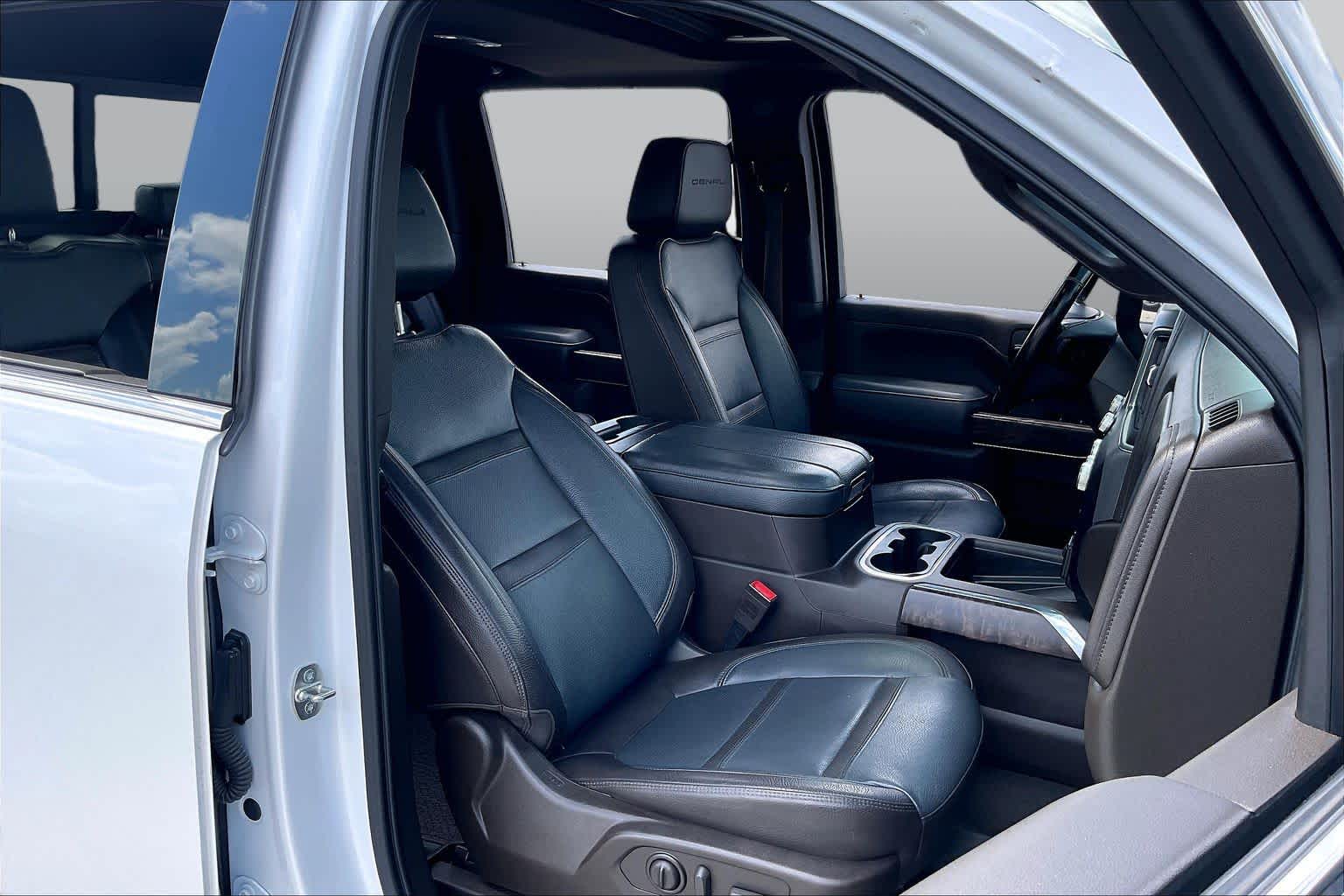 2023 GMC Sierra 2500HD Denali White Frost Tricoat at HGreg Houston