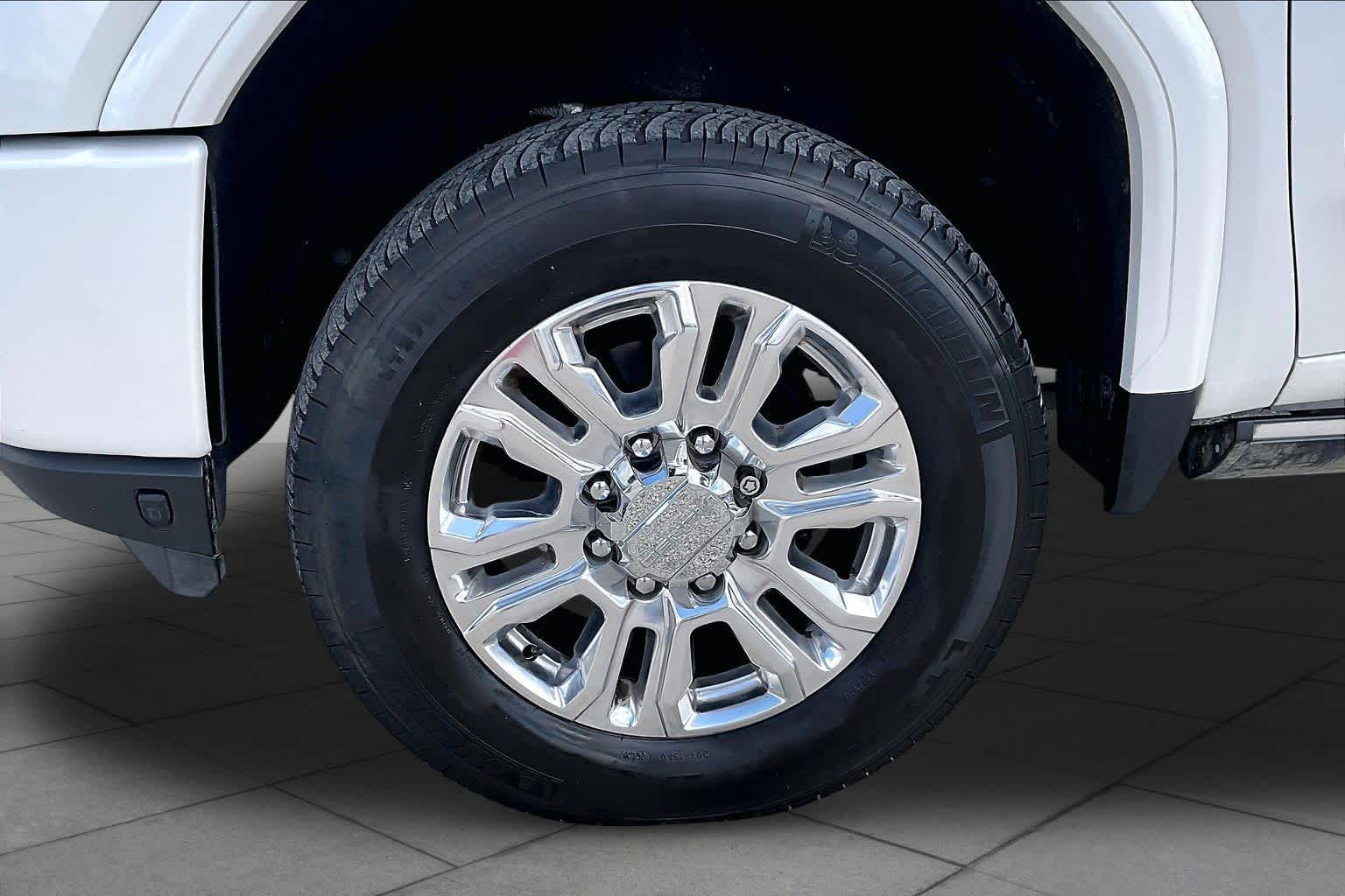 2023 GMC Sierra 2500HD Denali White Frost Tricoat at HGreg Houston
