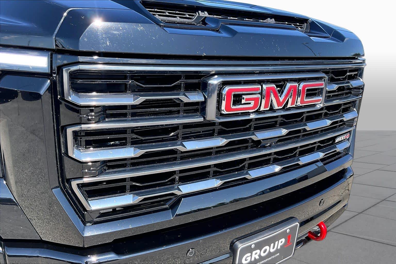 2024 GMC Sierra 3500HD photo 30 of 35