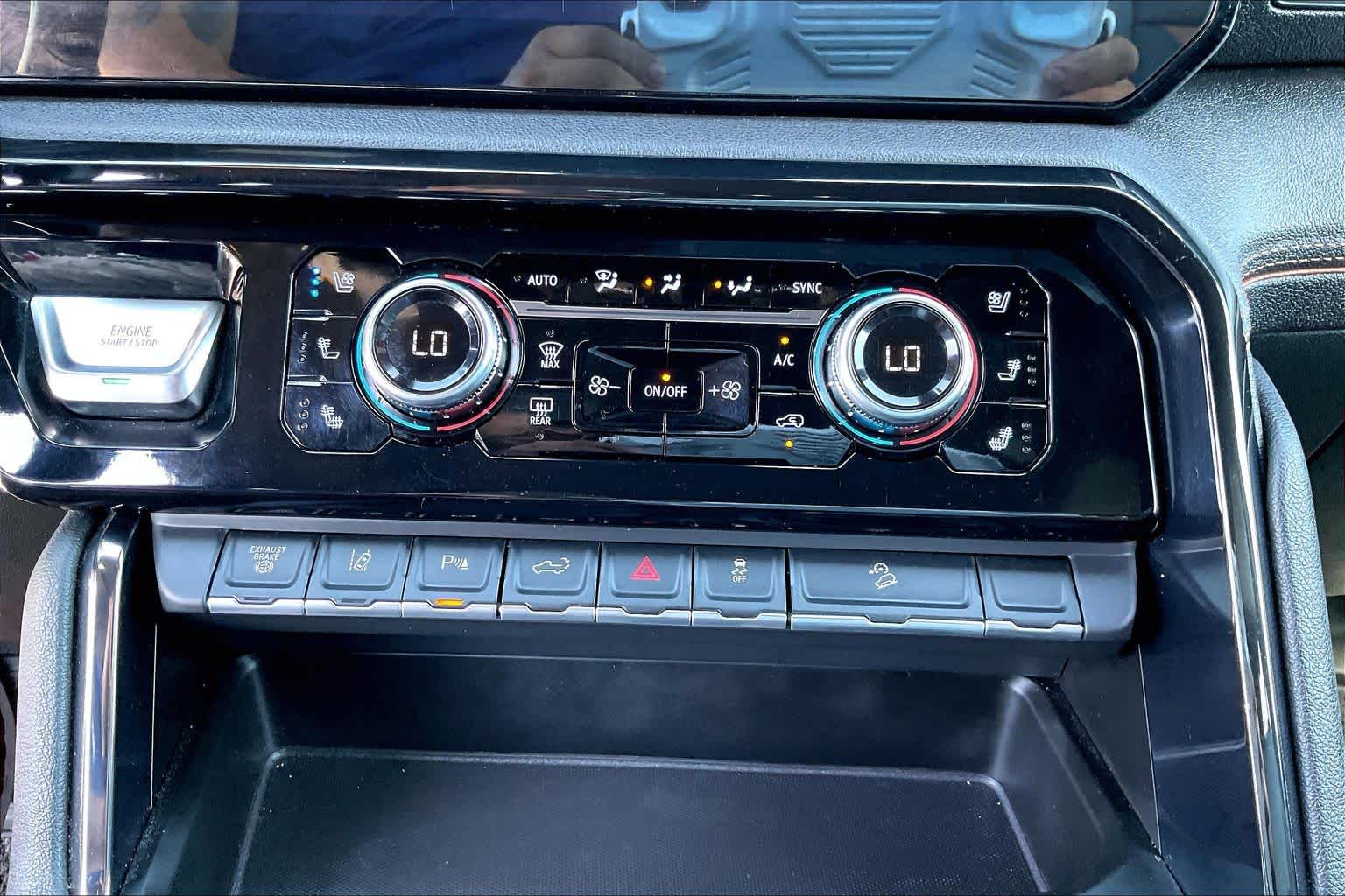 2024 GMC Sierra 3500HD photo 34 of 35