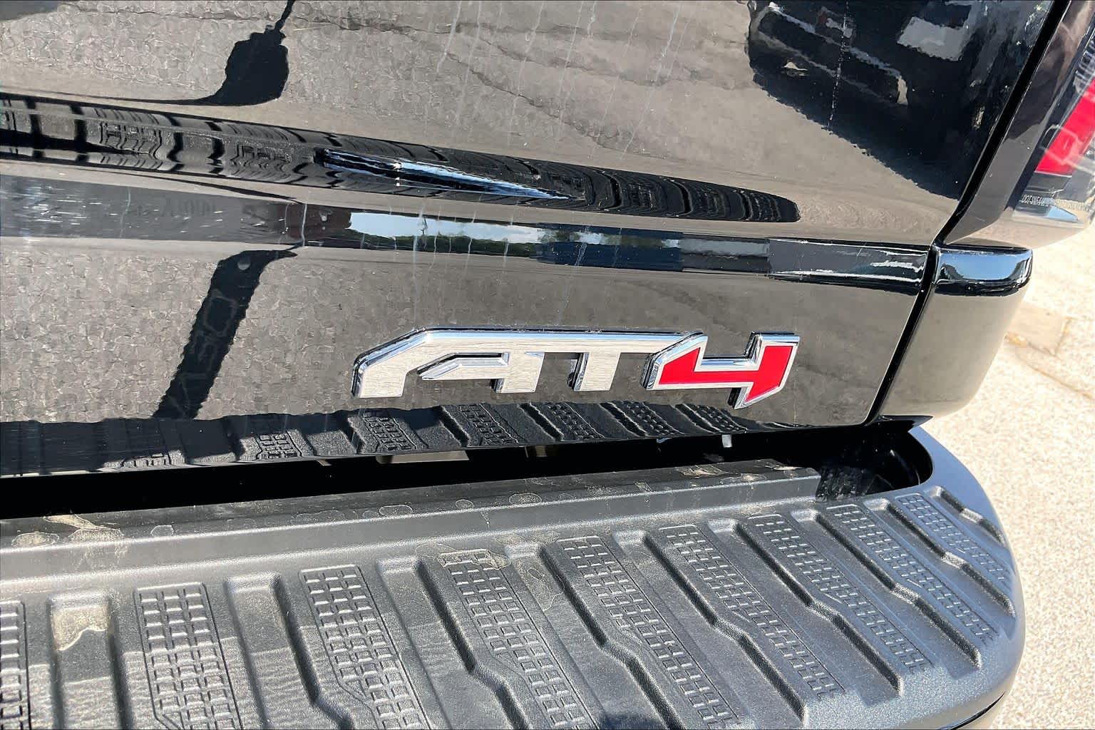 2024 GMC Sierra 3500HD photo 10 of 35