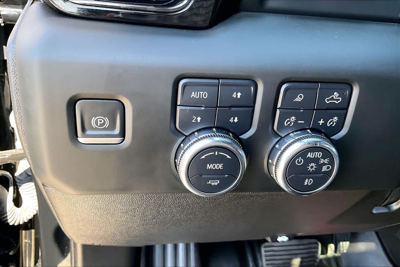 2024 GMC Sierra 3500HD photo 15 of 35