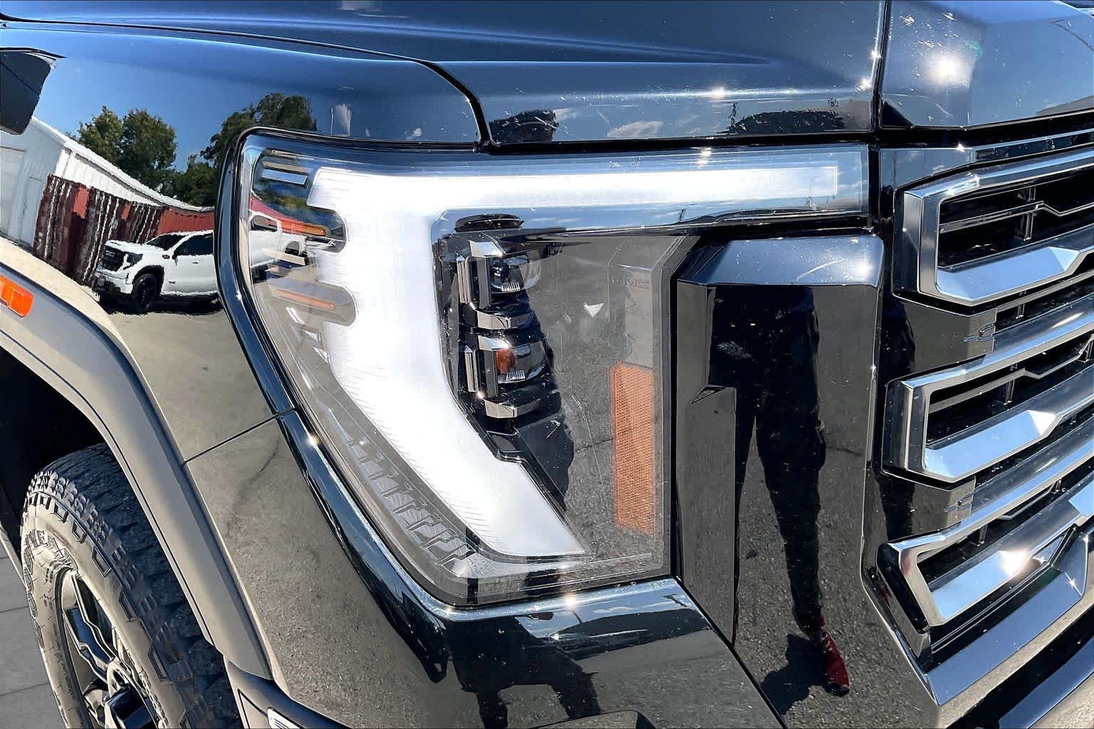 2024 GMC Sierra 3500HD photo 28 of 35