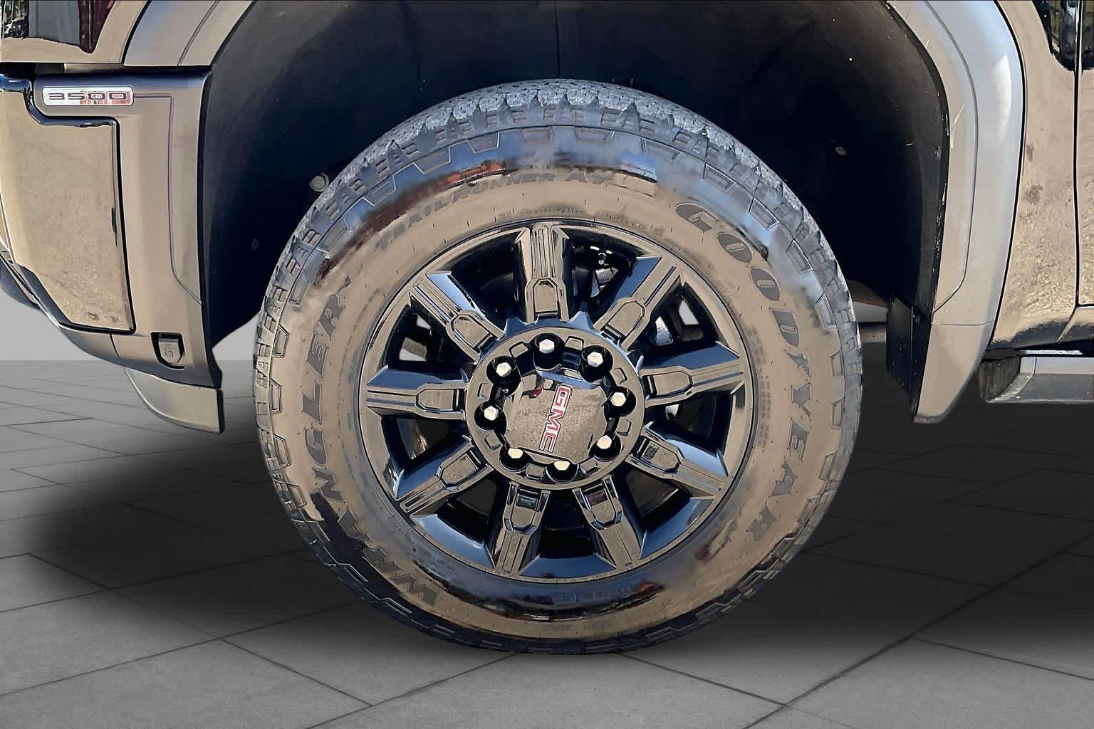 2024 GMC Sierra 3500HD photo 11 of 35