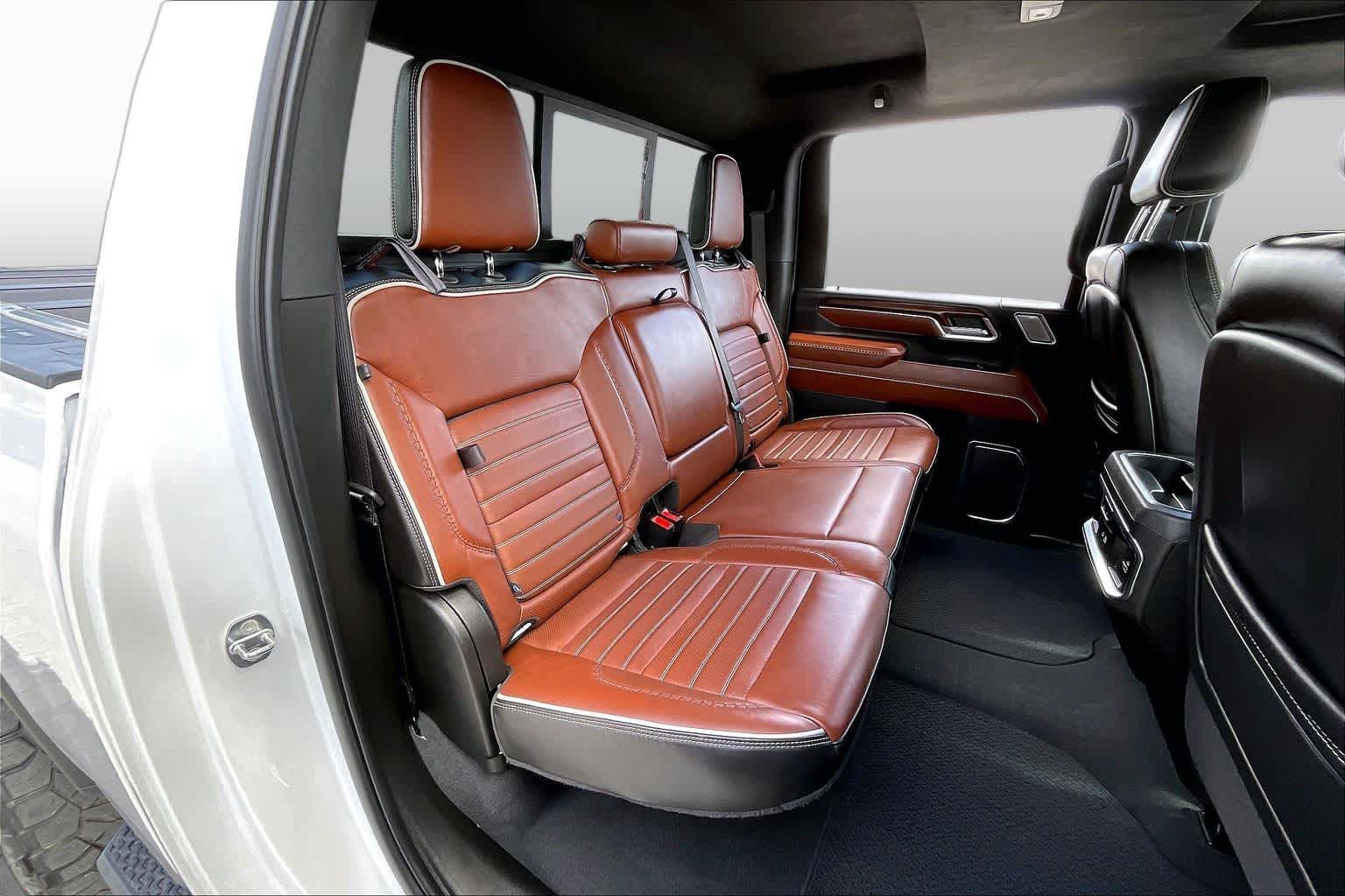 2024 GMC Sierra 2500HD photo 21 of 35