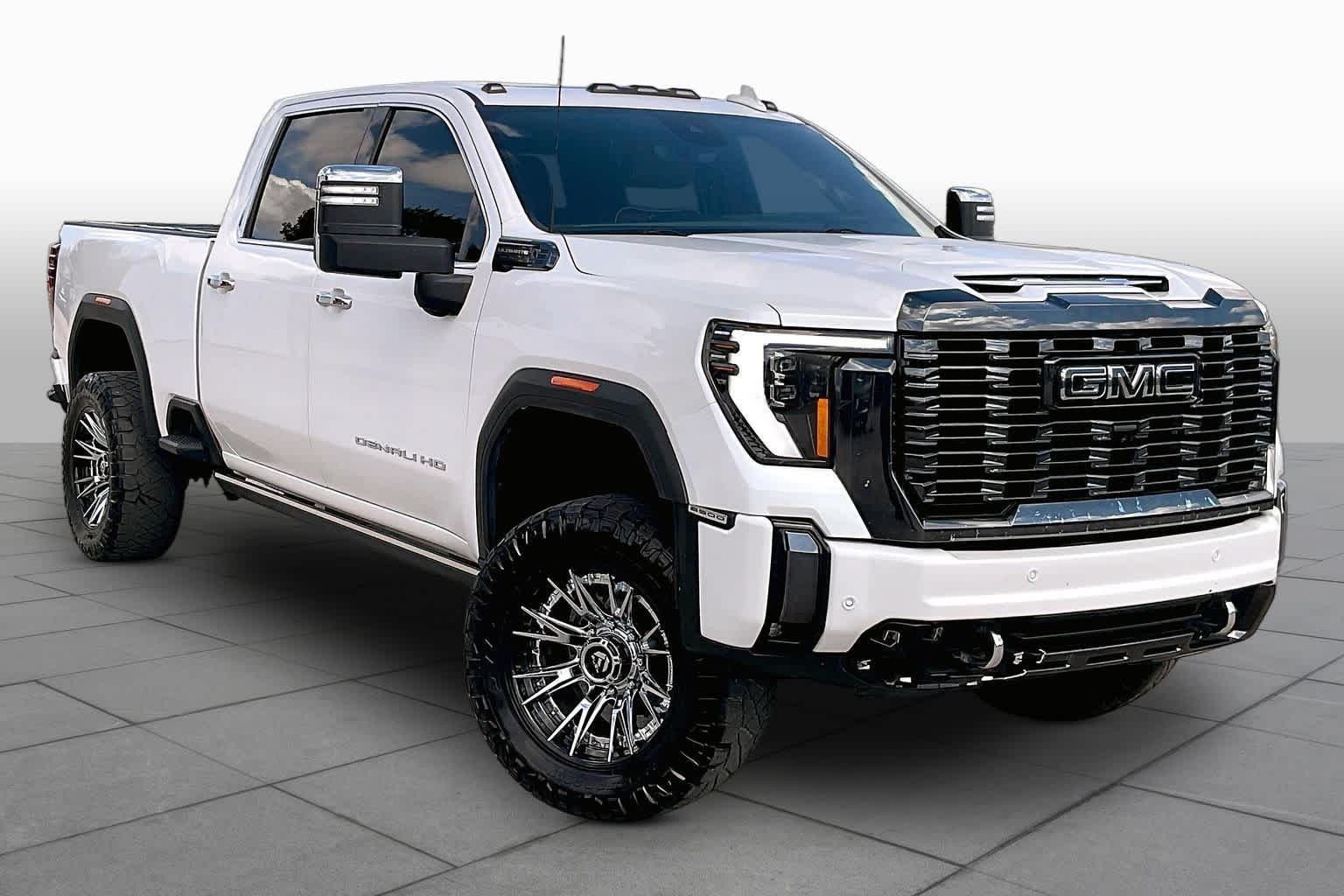 2024 GMC Sierra 2500HD photo 3 of 35