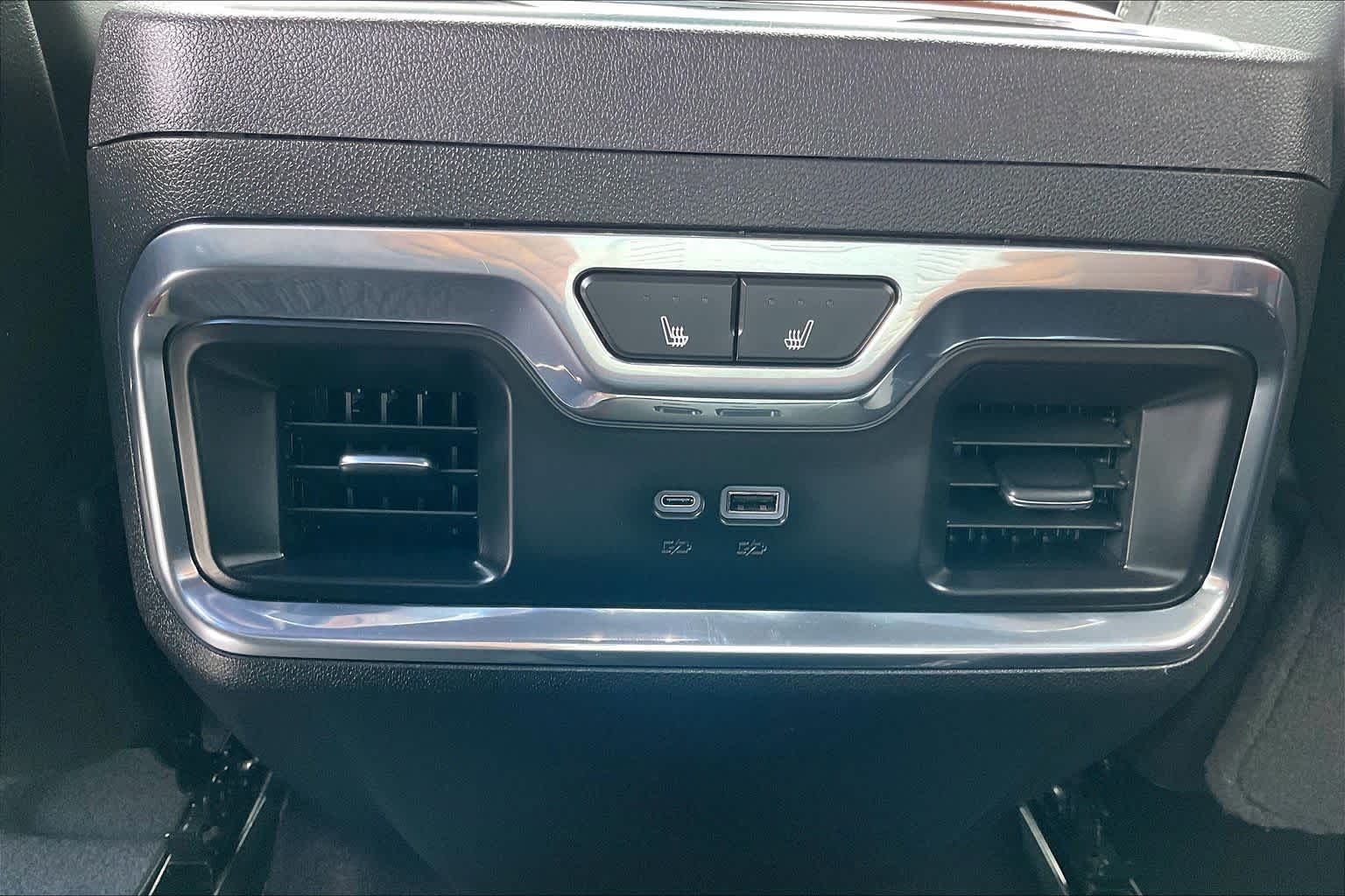 2024 GMC Sierra 2500HD photo 32 of 35