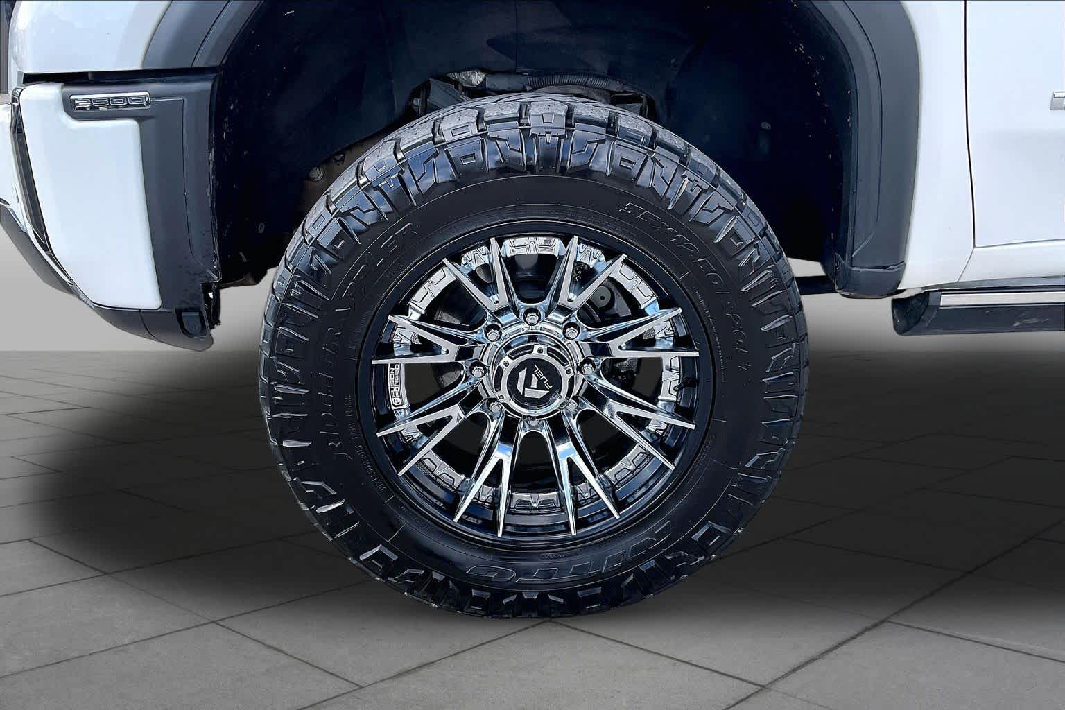 2024 GMC Sierra 2500HD photo 11 of 35