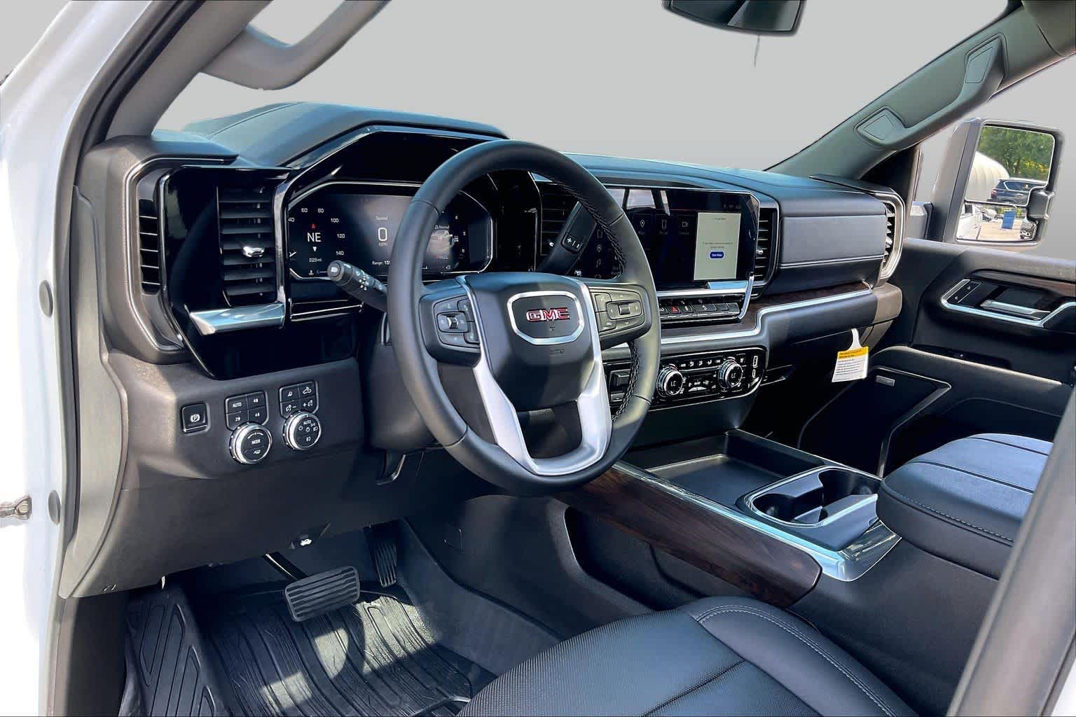 2026 GMC Sierra 2500HD photo 18 of 35