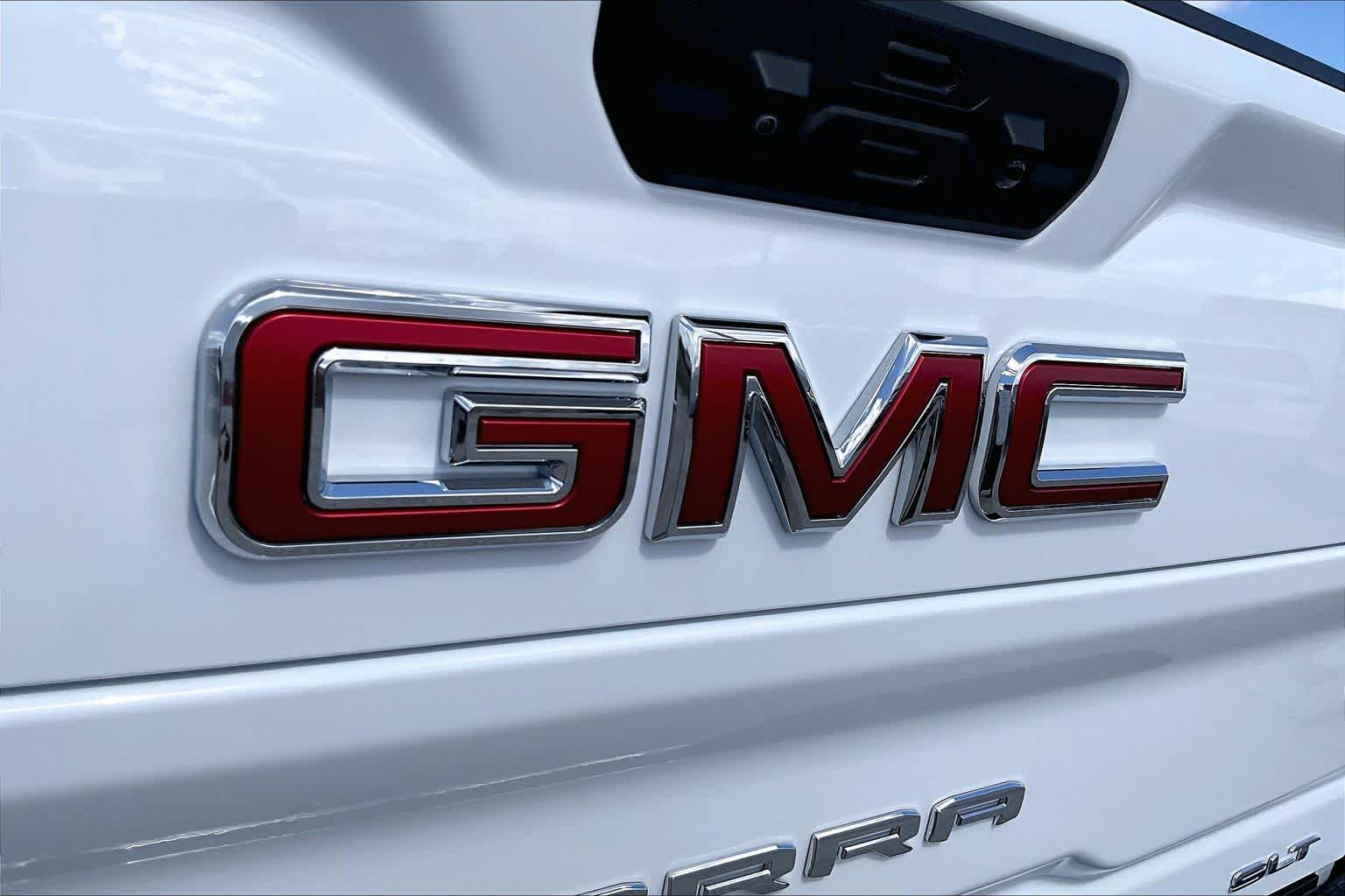 2026 GMC Sierra 2500HD photo 31 of 35