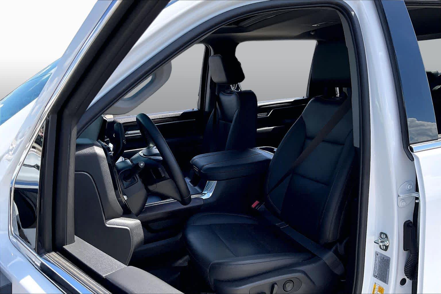 2026 GMC Sierra 2500HD photo 8 of 35