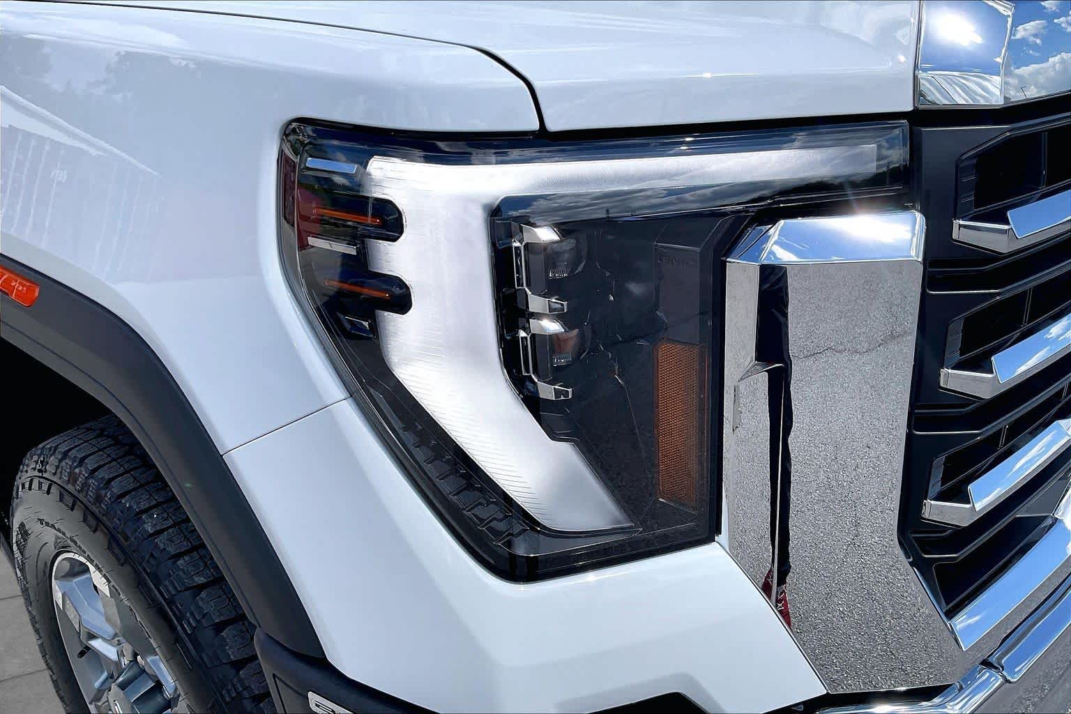 2026 GMC Sierra 2500HD photo 28 of 35