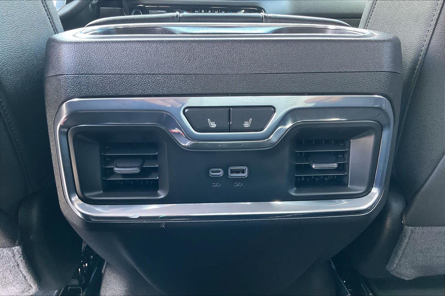 2026 GMC Sierra 2500HD photo 32 of 35