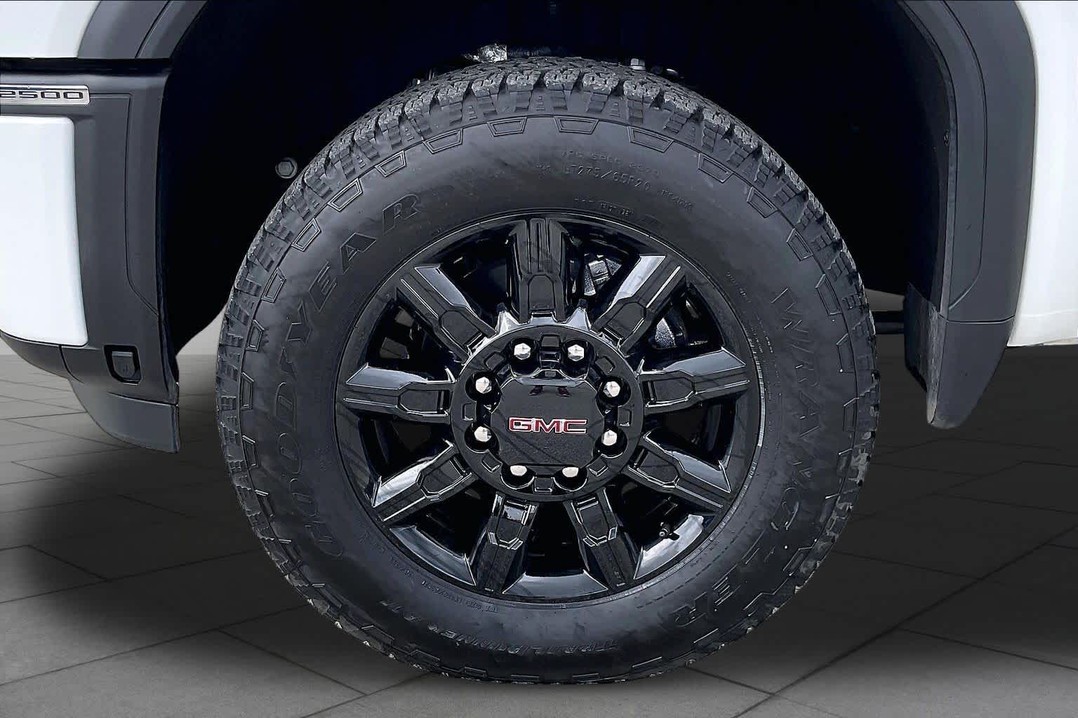 2025 GMC Sierra 2500HD photo 11 of 34