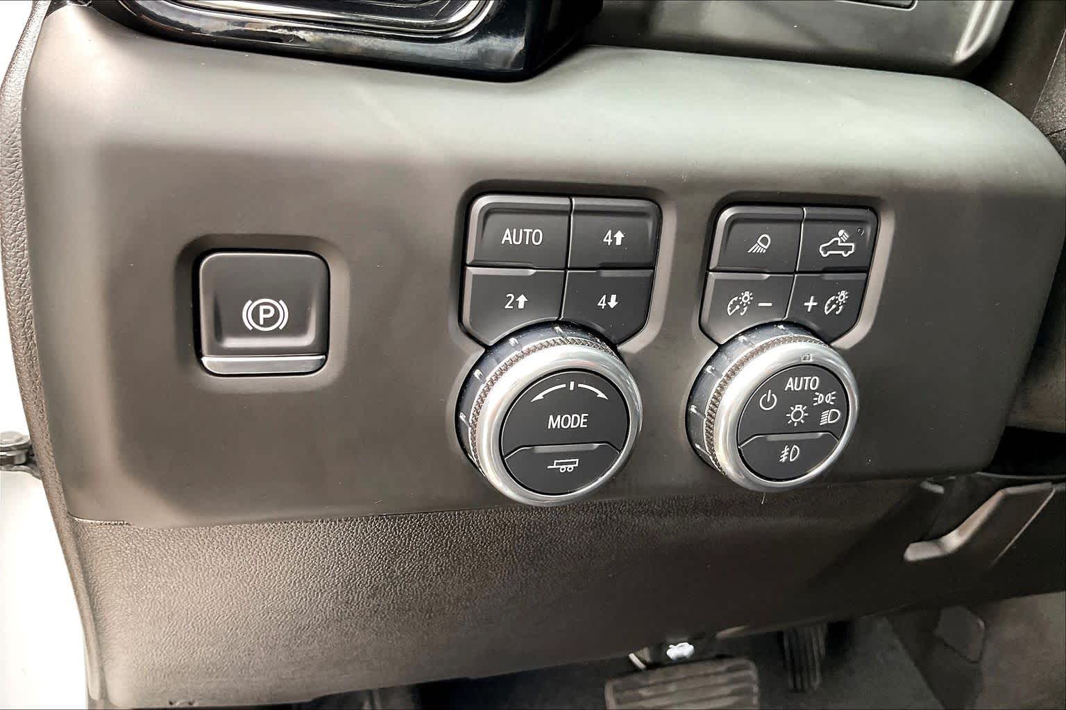 2025 GMC Sierra 2500HD photo 14 of 34