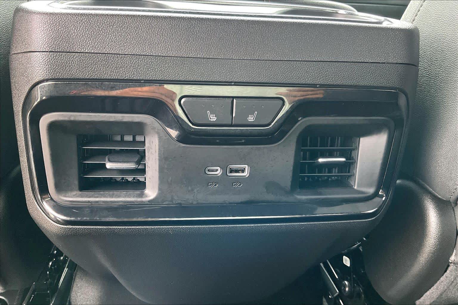 2025 GMC Sierra 2500HD photo 31 of 34