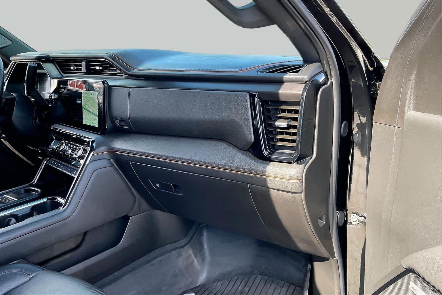 2025 GMC Sierra 3500HD photo 19 of 35