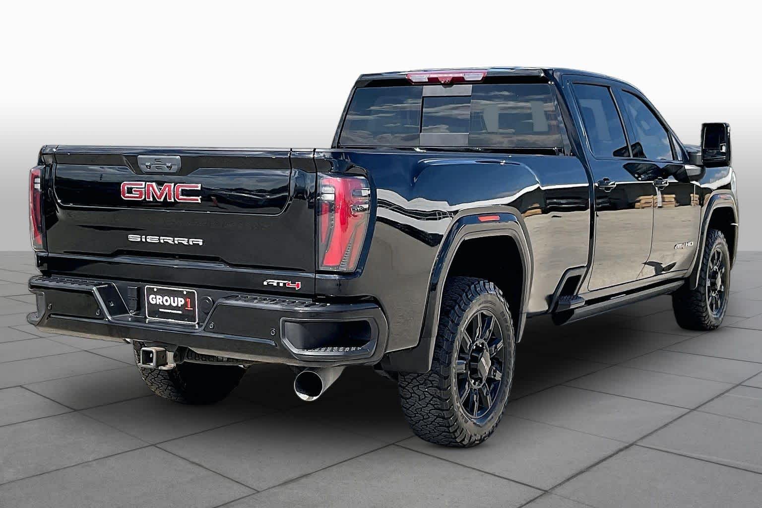 2025 GMC Sierra 3500HD photo 13 of 35
