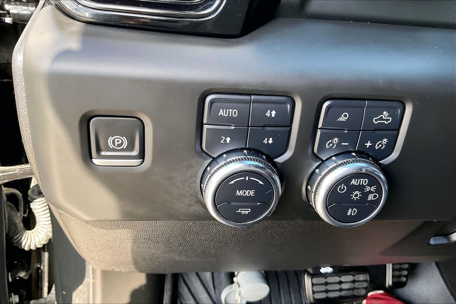 2025 GMC Sierra 3500HD photo 15 of 35