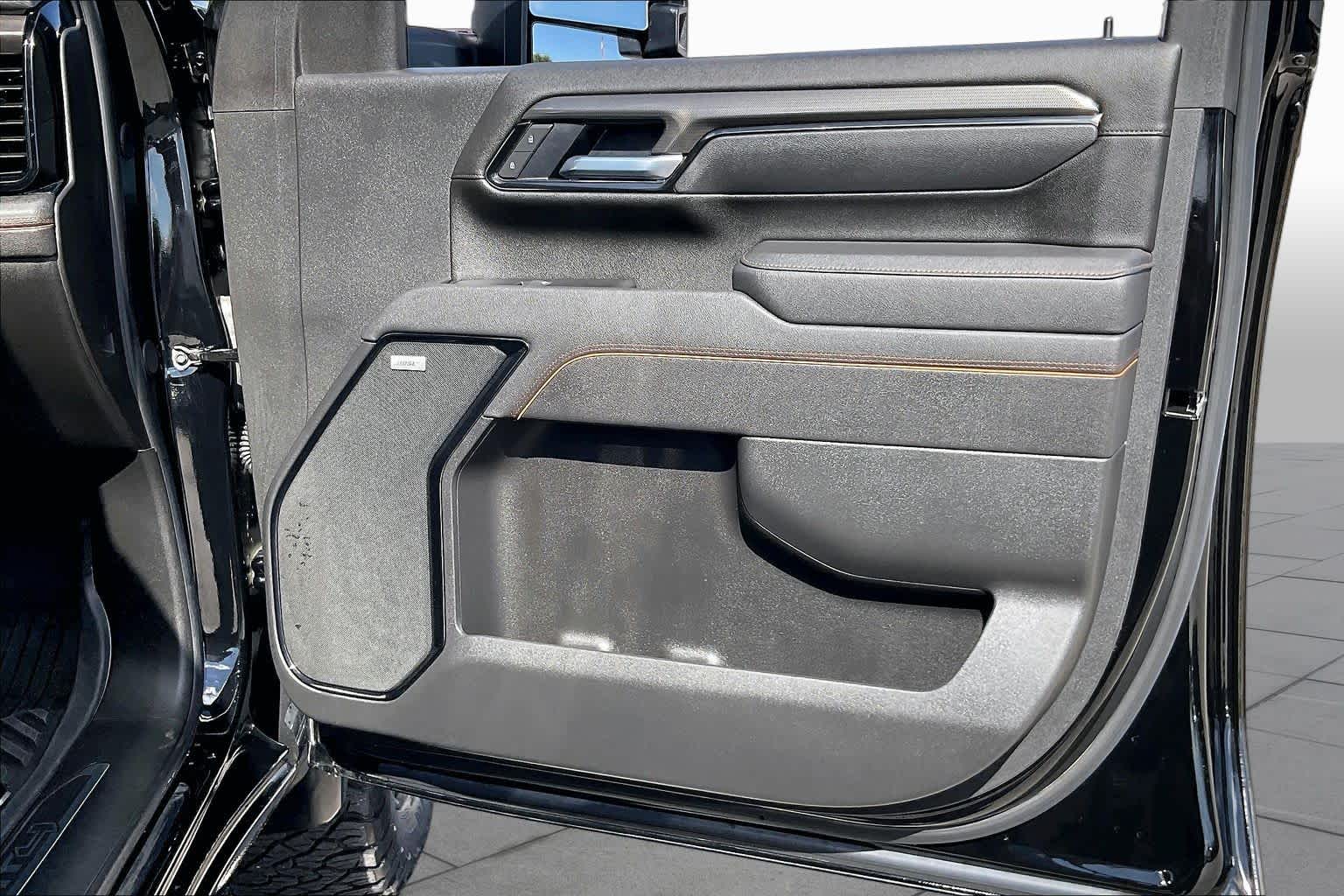 2025 GMC Sierra 3500HD photo 23 of 35