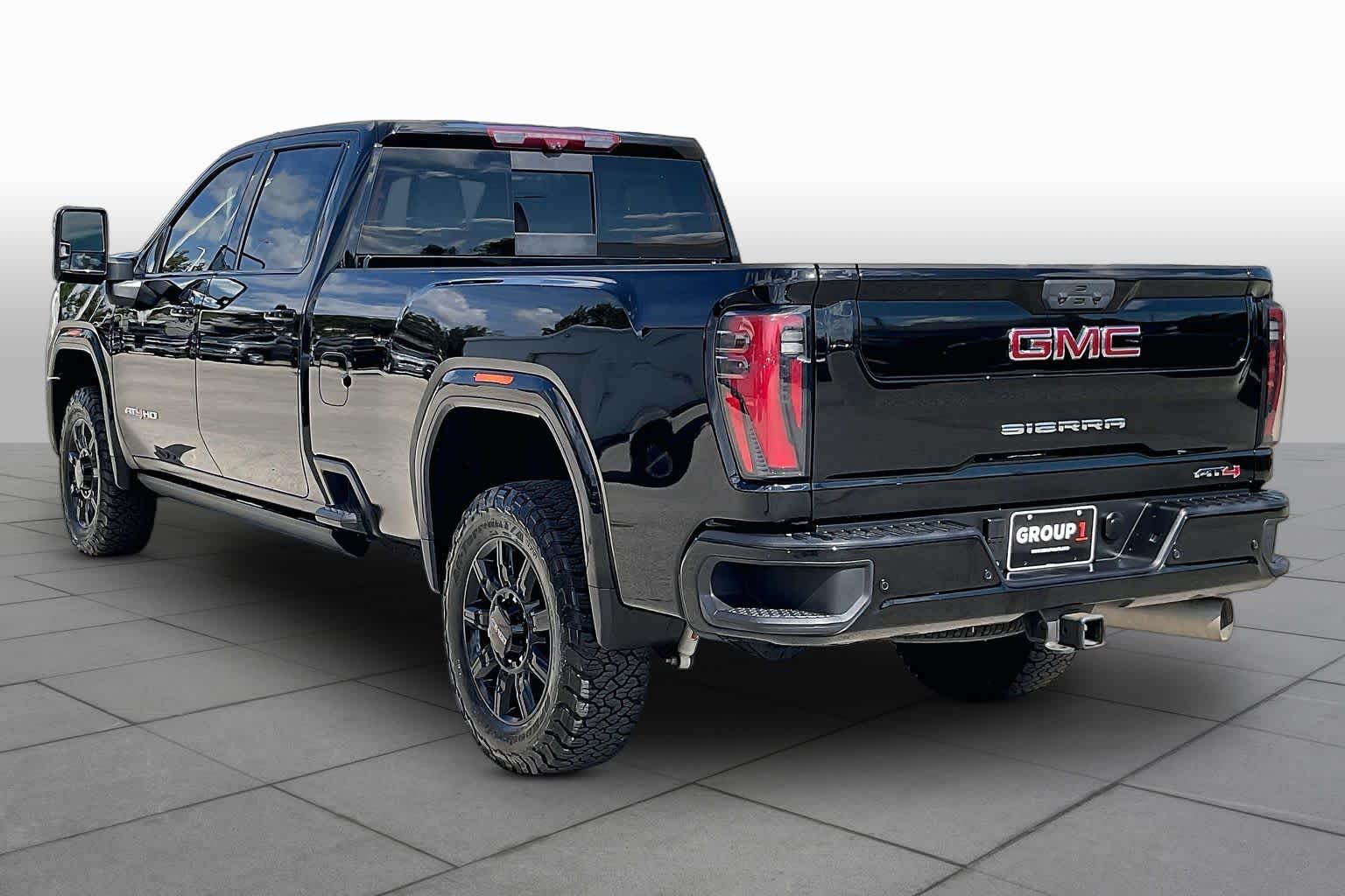 2025 GMC Sierra 3500HD photo 12 of 35