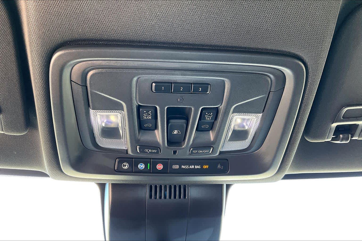 2025 GMC Sierra 3500HD photo 34 of 35