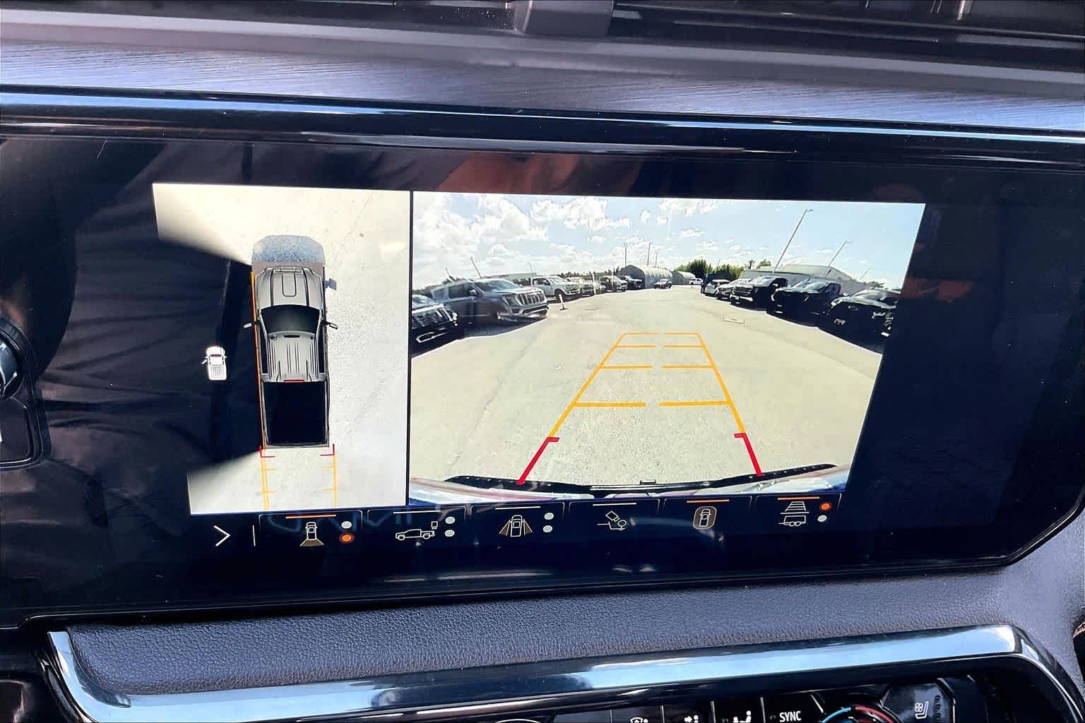 2025 GMC Sierra 3500HD photo 27 of 35