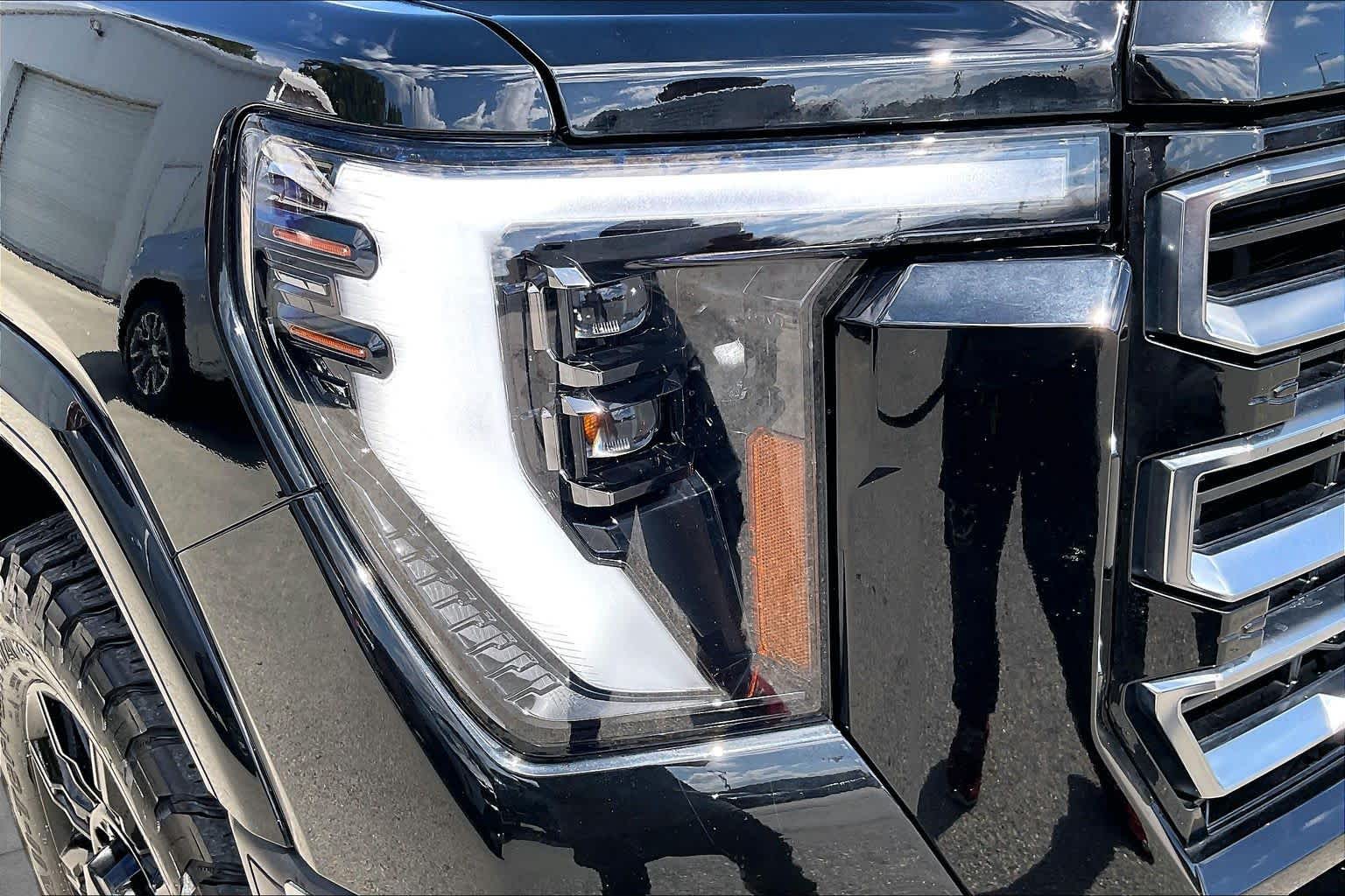 2025 GMC Sierra 3500HD photo 28 of 35