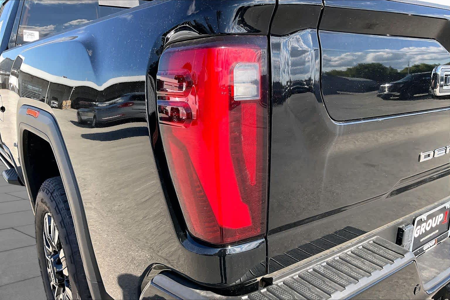2025 GMC Sierra 3500HD photo 29 of 37
