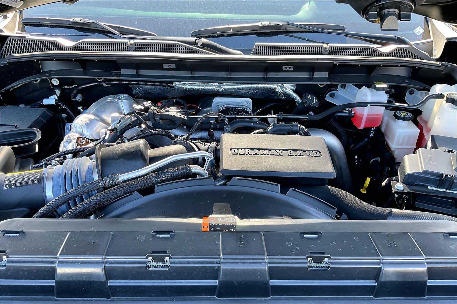 2025 GMC Sierra 3500HD photo 32 of 37