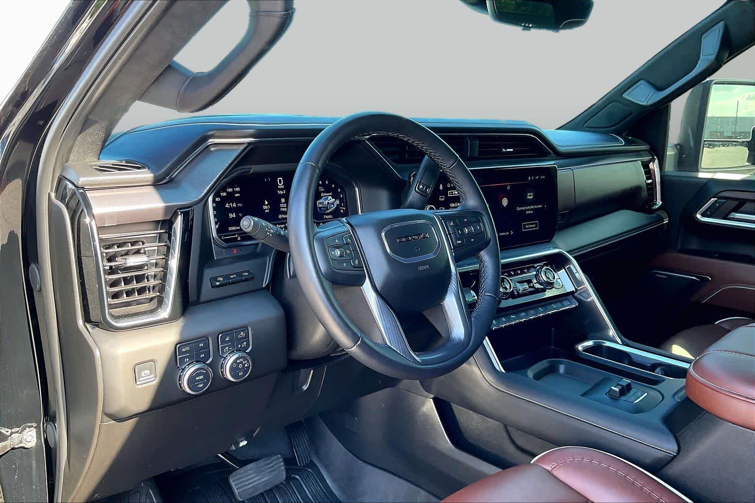 2025 GMC Sierra 3500HD photo 18 of 37