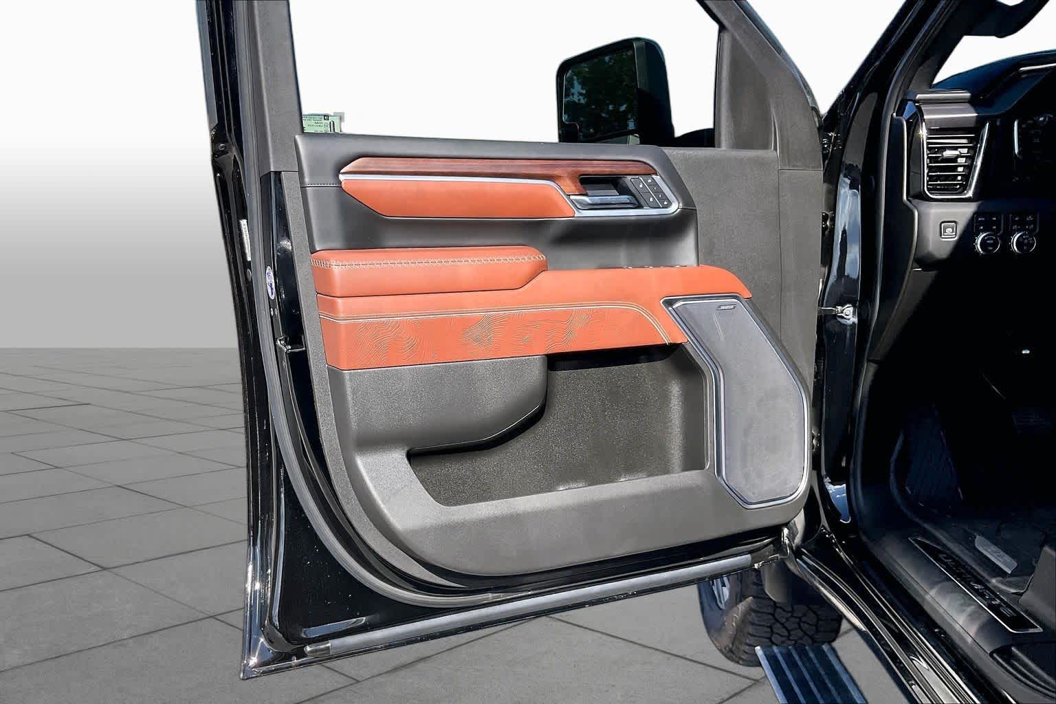 2025 GMC Sierra 3500HD photo 22 of 37