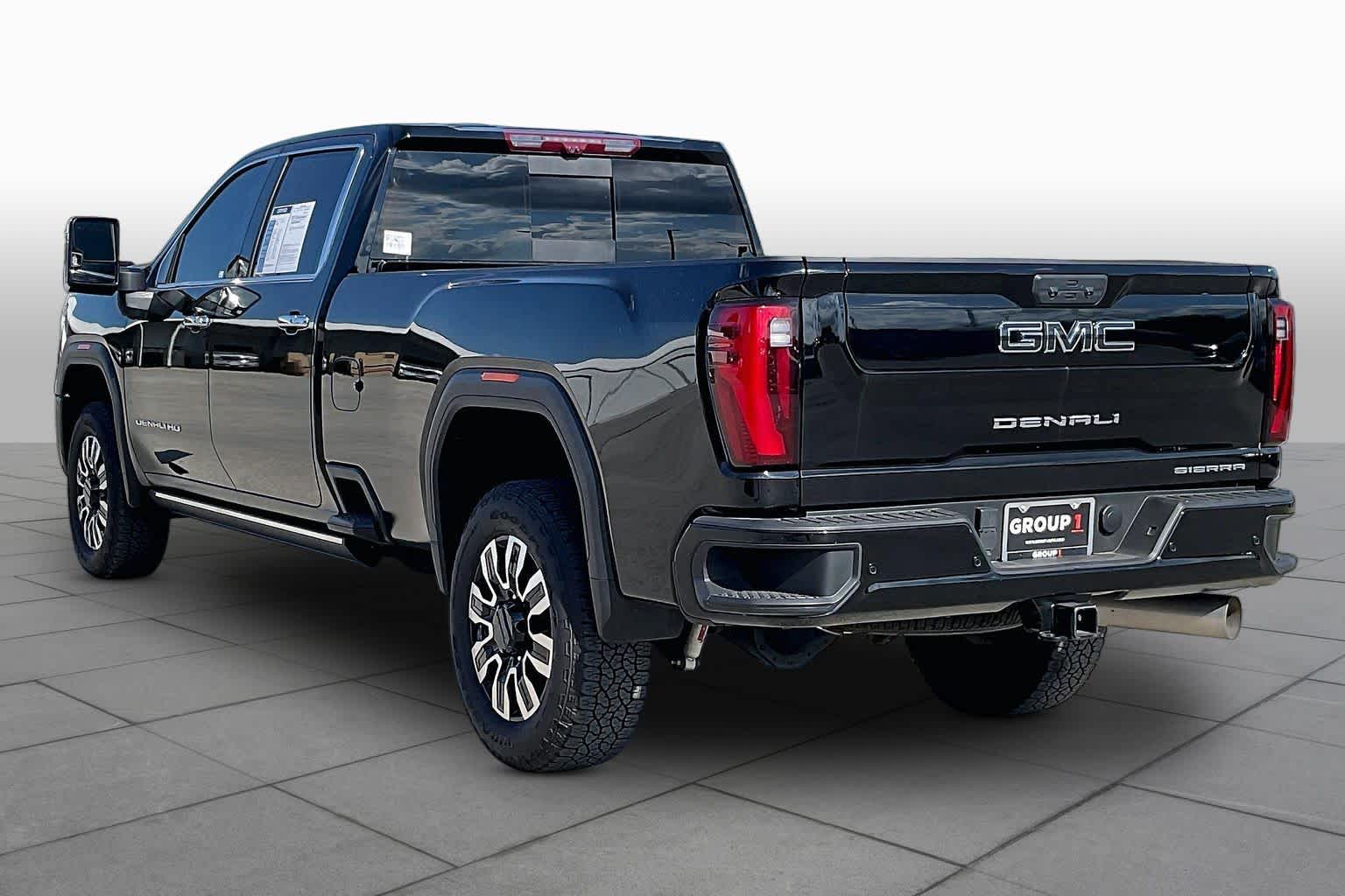 2025 GMC Sierra 3500HD photo 12 of 37