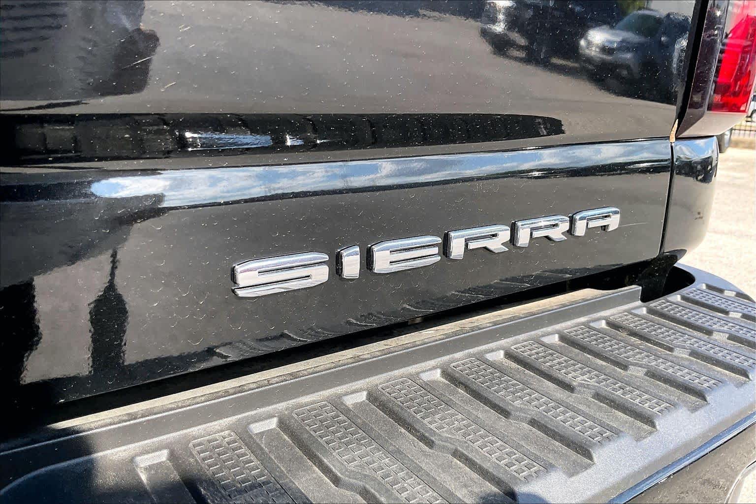 2025 GMC Sierra 3500HD photo 10 of 37