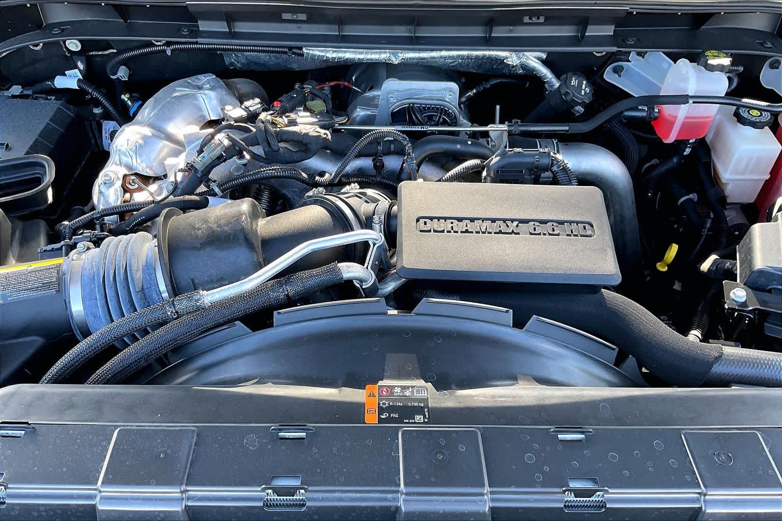 2025 GMC Sierra 3500HD photo 33 of 37