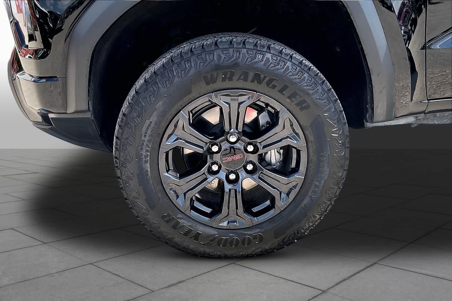 2025 GMC Canyon 2WD Elevation - 10