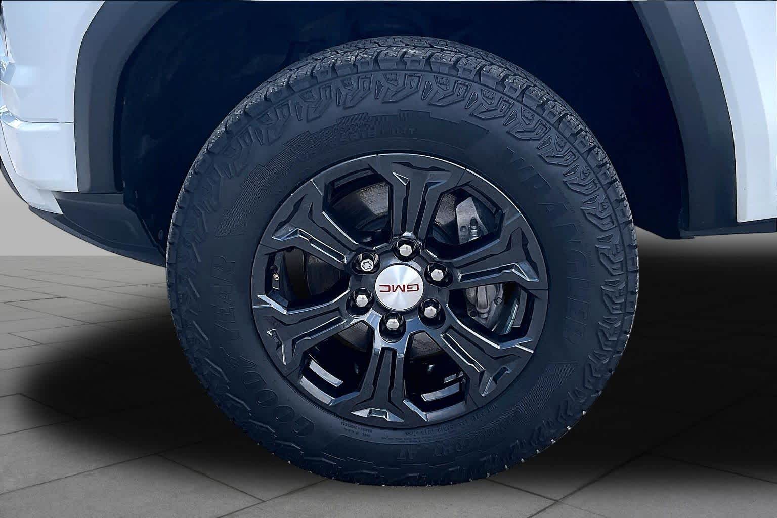 2023 GMC Canyon 2WD Elevation Summit White at Group 1 GMC Buick South
