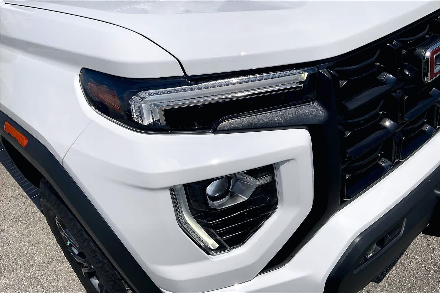 2023 GMC Canyon 2WD Elevation Summit White at Group 1 GMC Buick South