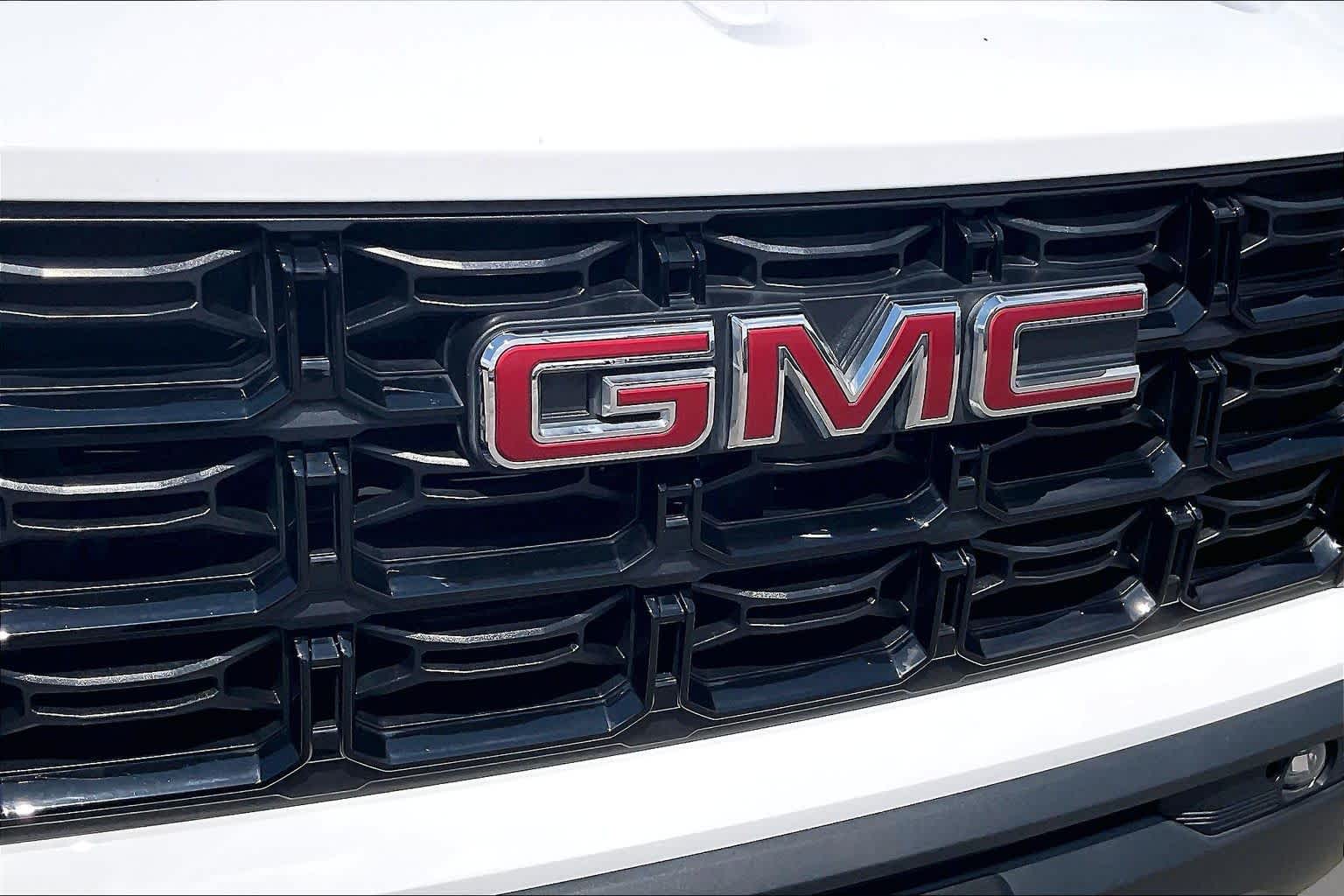 2023 GMC Canyon 2WD Elevation Summit White at Group 1 GMC Buick South