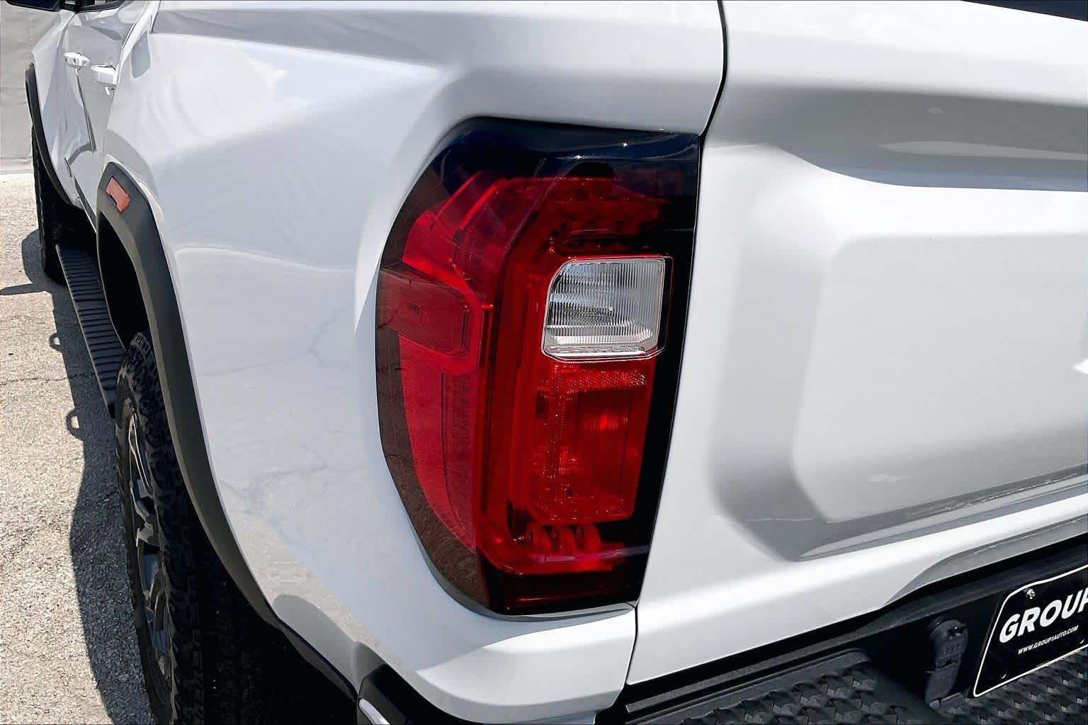 2023 GMC Canyon 2WD Elevation Summit White at Group 1 GMC Buick South