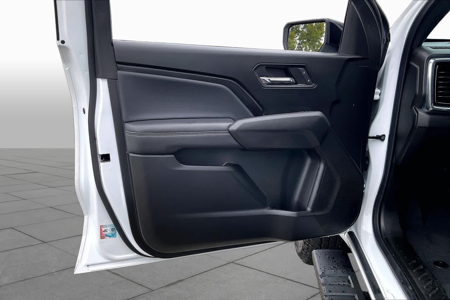 2024 GMC Canyon photo 21 of 34