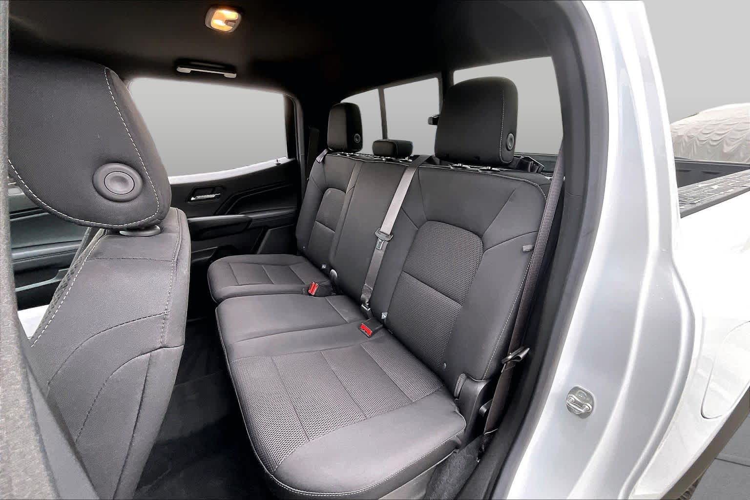 2024 GMC Canyon photo 19 of 34