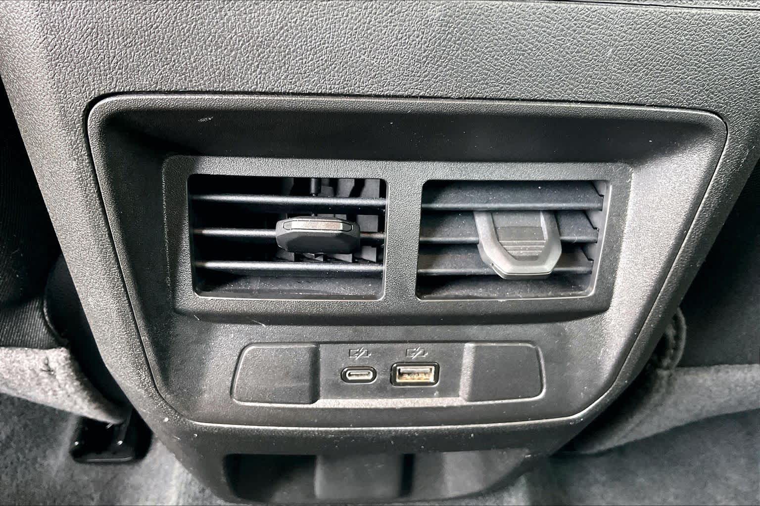 2024 GMC Canyon photo 31 of 34