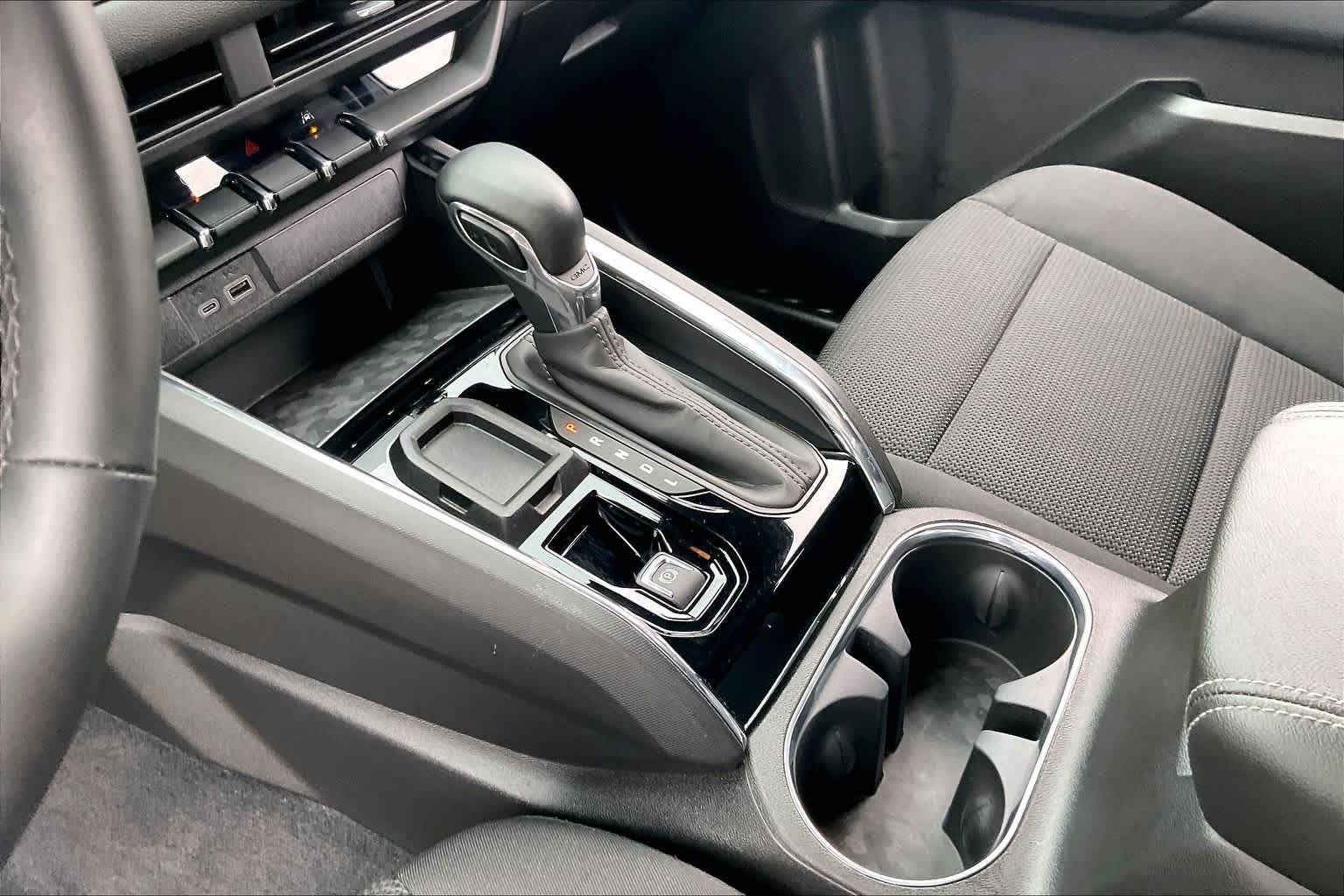 2024 GMC Canyon photo 16 of 34