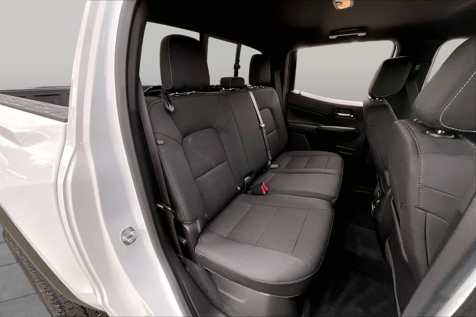 2024 GMC Canyon photo 20 of 34