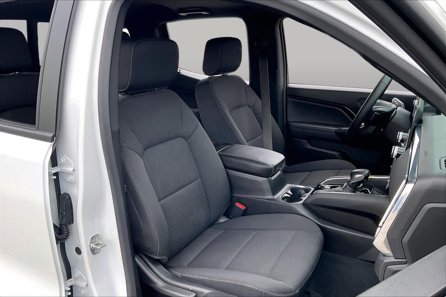 2024 GMC Canyon photo 9 of 34