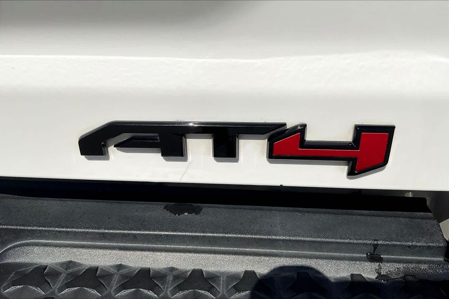 2023 GMC Canyon 4WD AT4 Summit White at Group 1 GMC Buick South