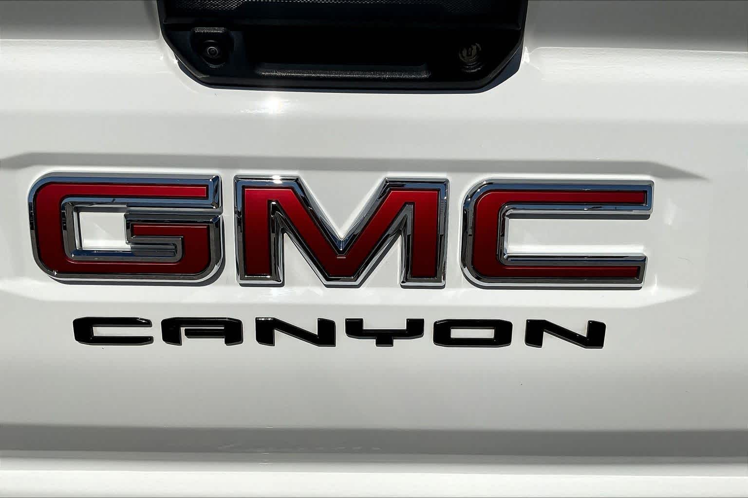 2023 GMC Canyon 4WD AT4 Summit White at Group 1 GMC Buick South